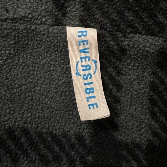 Columbia Boys Toddler Size 4/5 Reversible Winter Puffer Vest - Picture 10 of 13